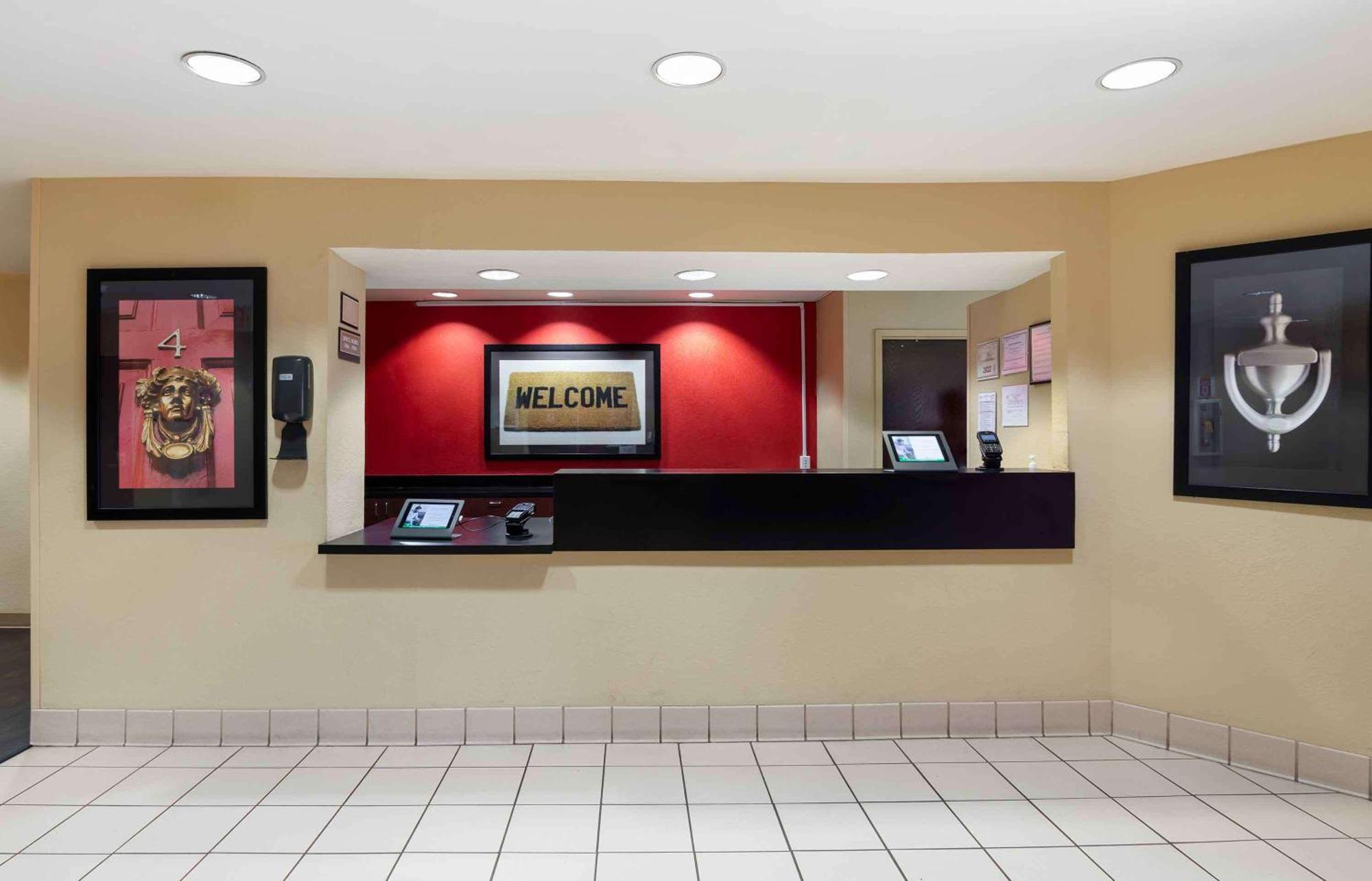 Suburban Studios Columbus Bradley Park Esterno foto