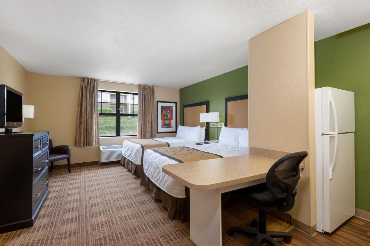 Suburban Studios Columbus Bradley Park Esterno foto