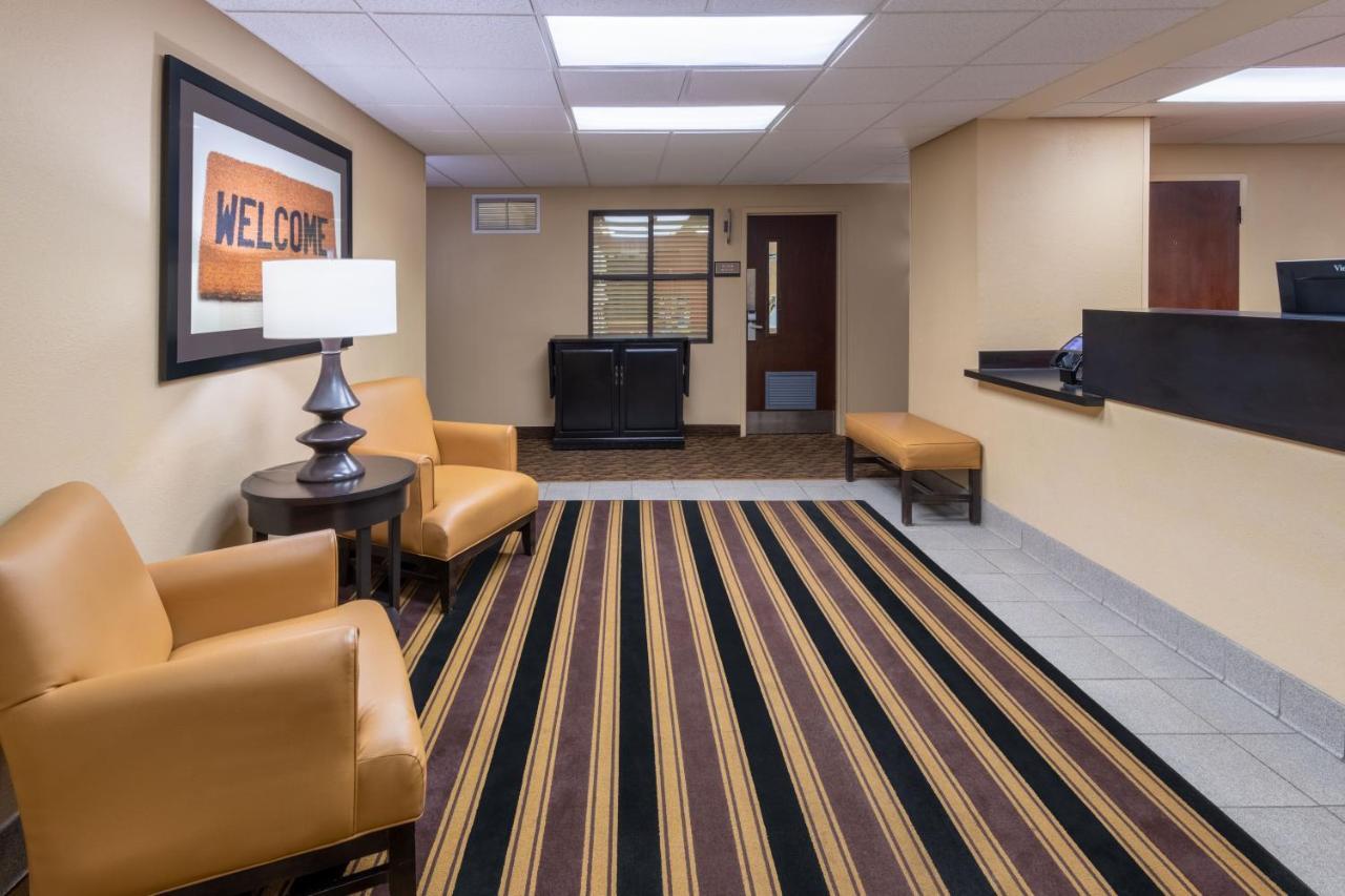 Suburban Studios Columbus Bradley Park Esterno foto