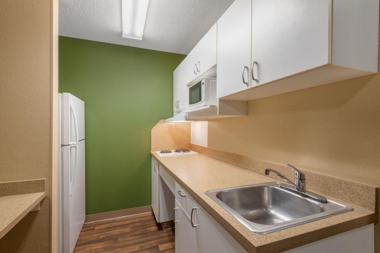 Suburban Studios Columbus Bradley Park Esterno foto